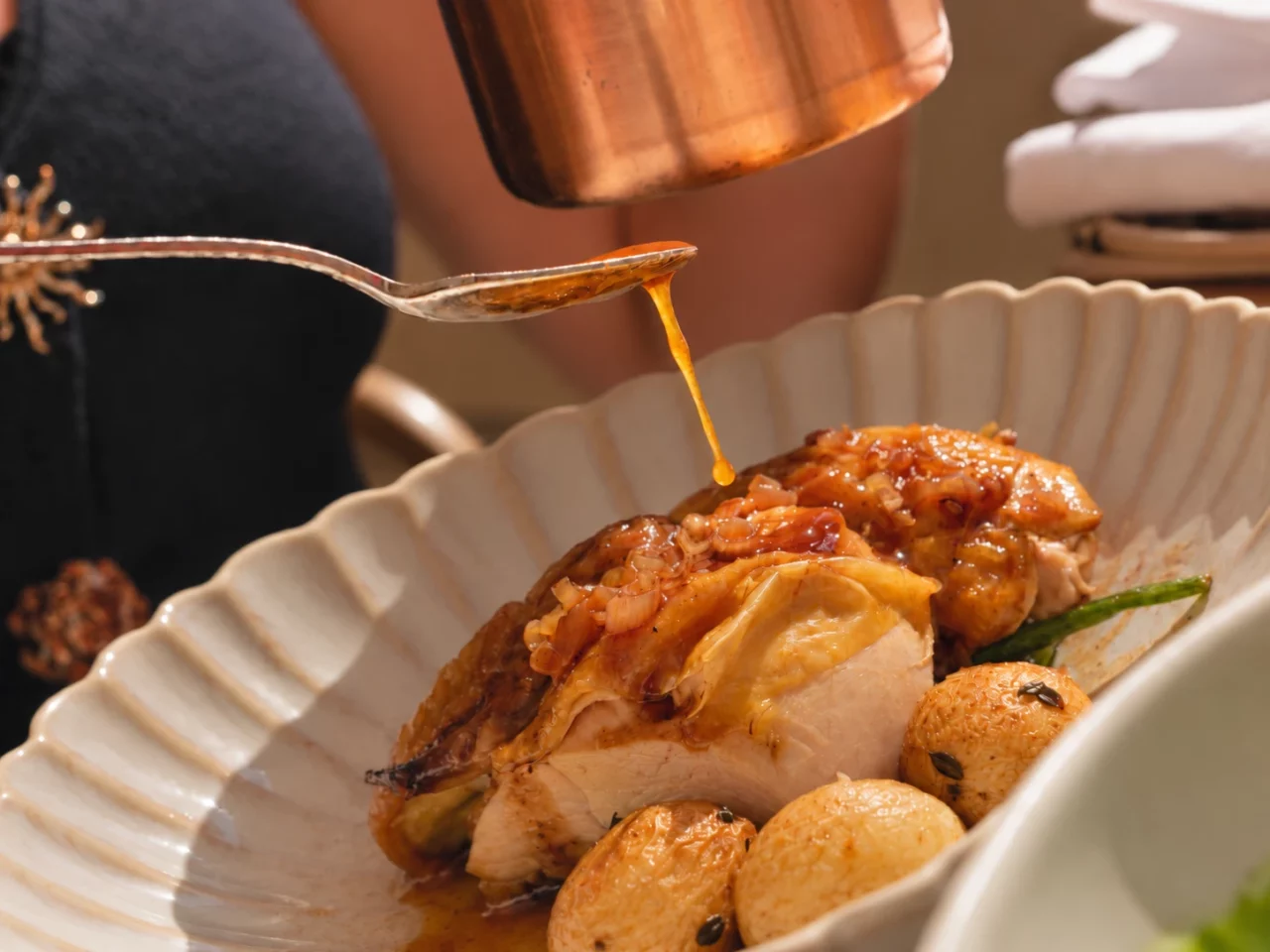 Brunch Antibes – poulet rôti du dimanche Poulet rôti du dimanche nappé de son jus, servi au brunch du NYKAT à Antibes